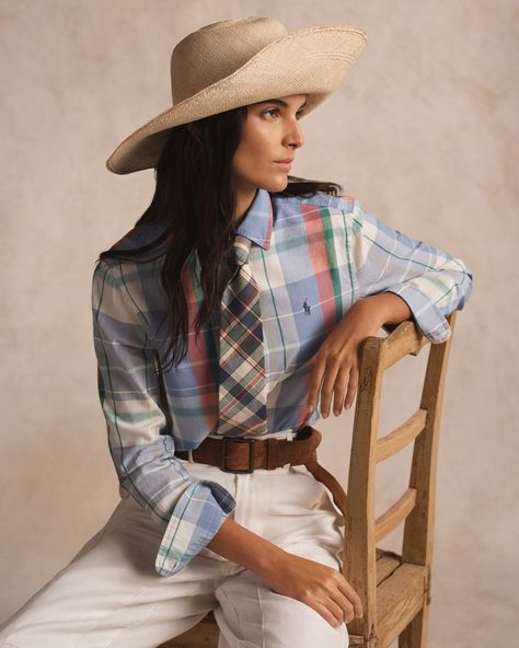 Ralph Lauren Summer Style, Polo Ralph Lauren Women Outfits, Ralph Lauren Summer, Ralph Lauren Looks, Mountain Outfit, Summer Plaid, Polo Women, White Linen Pants, Polo Ralph Lauren Women