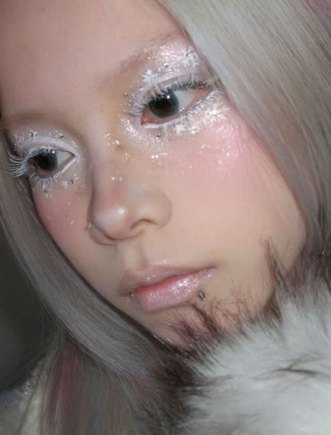 Glittery Face Makeup, White Makeup Looks Aesthetic, Y2k Winter Makeup, Winter White Makeup, White Glittery Eye Makeup, Winter Frost Makeup, Snow Inspired Makeup, Bunny Aesthetic Makeup, Snow Eye Makeup