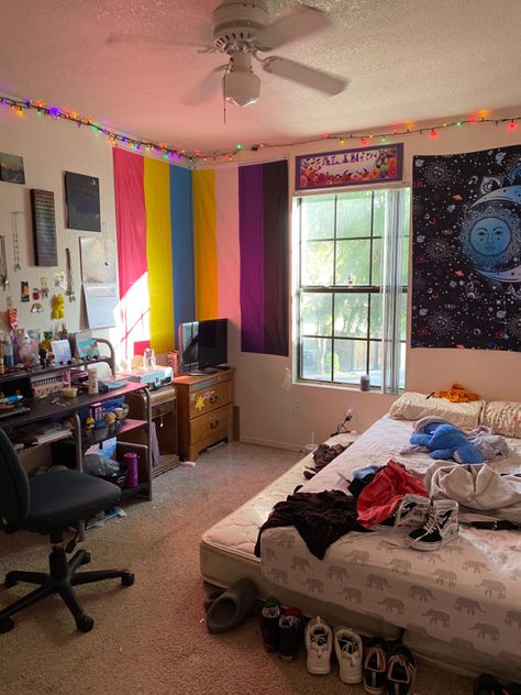 Lesbian House Ideas, Lesbian Couple Bedroom Ideas, Flag In Room Bedrooms, Room With Lesbian Flag, Lgbtq Room Decor, Lesbian Flag Room Decor, Pride Flag Room Decor, Pride Flag In Room, Lesbian Flag Room