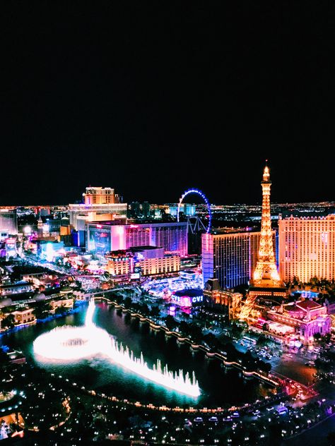 Vegas Landscape, Las Vagus, Las Vegas Background, Las Vages Aesthetic, Las Vegas Lights, F1 Las Vegas, Las Vegas Wallpaper, Las Vegas Strip Aesthetic, Las Vegas Aesthetic Night