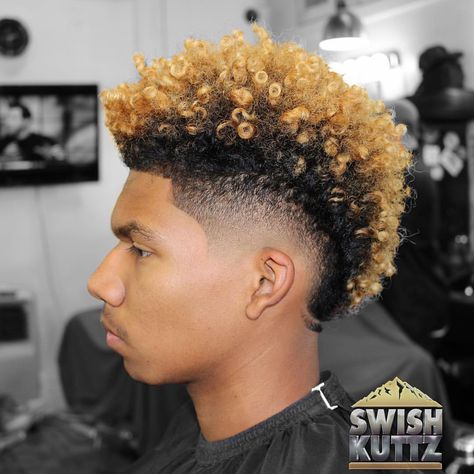 @swishkuttz Ftm Hairstyles, Curly Hairstyles Dyed, South Of France Haircut, Burst Taper, France Haircut, Hairstyles Dyed, Male Curly Hairstyles, Curly Mohawk Hairstyles, Mohawk For Men