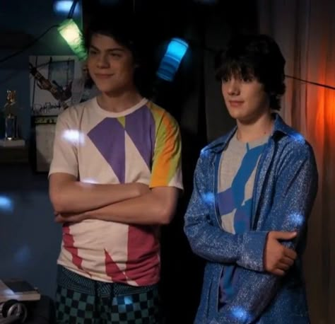 My Baby Sitters A Vampire, Benny And Ethan, Ethan Morgan, Atticus Mitchell, Benny Weir, Matthew Knight, Disney Channel Shows, Old Disney, Disney Shows