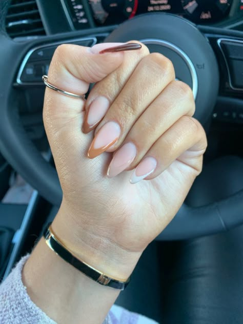 Baddie Nails Short Almond, Gold Gel Nails, Casual Nails, Almond Nails Designs, Work Nails, French Acrylic Nails, Classy Acrylic Nails, Short Square Acrylic Nails, Neutral Nails