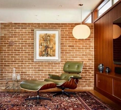 Custom Bed Frame, Male Living Space, Clad Home, 1950s House, Modern Style Homes, Space Room, Mid Century Chair, Mid Century House, Eames Lounge Chair