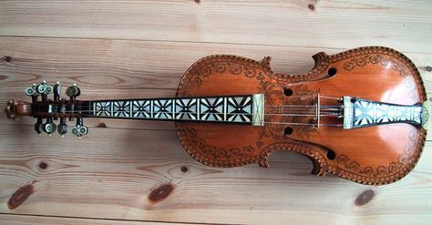 Hardanger Fiddle, Ancient Instruments, Old Violin, Making Music, Folk Music, Violinist, Mandolin, String Instruments, Sound Of Music