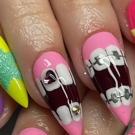 Groovy Nails by Bea 🌼 on Instagram: "MY SHINY TEETH & ME 🦷 inspo via the greats @rebeccapaintsnails & @tengoku_nails 💓 #nailart #nailsofinstagram #nailspo #naildesign #nailtech #explorepage #explore #longnails #detroitnails #detroit #michigannails #handpaintednails #apresgelx #apresnails #gelnails #gelxnails #halloweennails #sugarednails" Teeth Nail Art, Long Funky Nails, Teeth Nails Art, Teeth Nails, Shiny Teeth, Groovy Nails, Fur Nails, Nail Sunny, Henna Nails