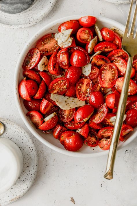 Italian Tomato Salad, Italian Seasoning Recipe, Balsamic Chicken Thighs, Homemade Italian Seasoning, Unique Salad, Homemade Appetizer, Shaved Parmesan, Salad Summer, Marinated Tomatoes