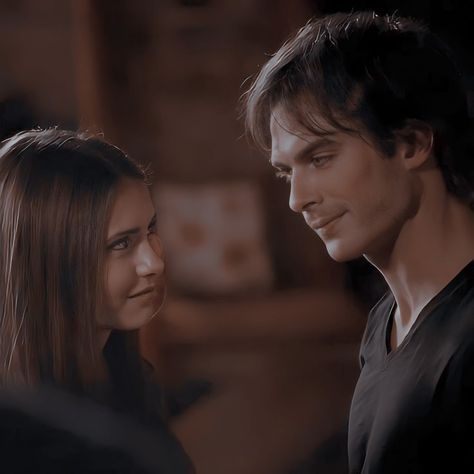 Damon And Elena Matching Pfp, Damon Y Elena, Ian E Nina, Elena Damon, Ian And Nina, Ian Joseph Somerhalder, The Vampire Diaries 3, Vampire Diaries Movie, Vampire Diaries Damon