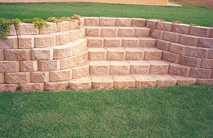 Easy DIY Landscape Steps. Steps and Stairs for your landscape or backyard.  Great ideas, projects and tutorials for landscape steps. Concrete Front Steps, Retaining Wall Steps, Backyard Retaining Walls, Curved Pergola, Landscape Steps, Stone Retaining Wall, Landscaping Retaining Walls, Exterior Stairs, Garden Steps