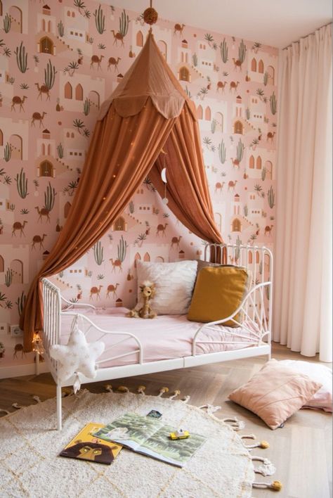 Minnen Bed Kids Room, Minnen Bed Girl, Ikea Minnen Bed Girl, Sister Room Ideas Shared Bedrooms, Minnen Bed, Ikea Minnen Bed, Pink Toddler Bedroom, Ikea Toddler Bed, Dutch Magazine