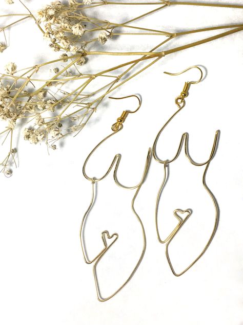 Nude Body Wire Earrings #schmuckdesign Wire Jewelry Earrings, Diy Wire Earrings, Nude Body, Diy Jewelry Rings, Jewelry Organizer Diy, Wire Jewelry Designs, Diy Wire Jewelry, Wire Work Jewelry, Body Positive