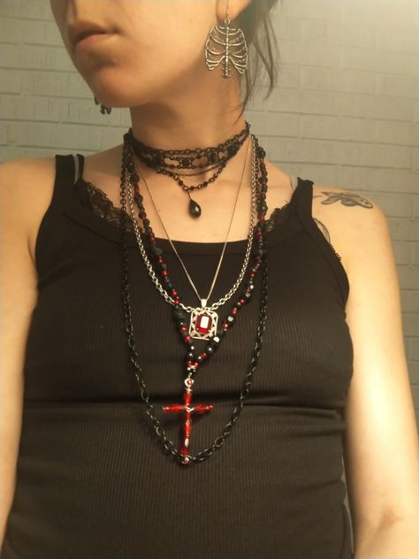 Realistic Fashion, Red Pendant, Grunge Jewelry, Red Pendants, Punk Inspiration, Antique Shop, Black Choker, Red Earrings, Black Jewelry