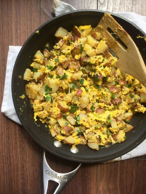 Potato and Duck Egg Scramble - Cooking is Messy Duck Egg Breakfast, Duck Egg Recipe, Recipes Using Duck Eggs, Egg Scramble, Egg Skillet, Duck Eggs, Egg Recipe, Egg Recipes For Breakfast, Brunch Time