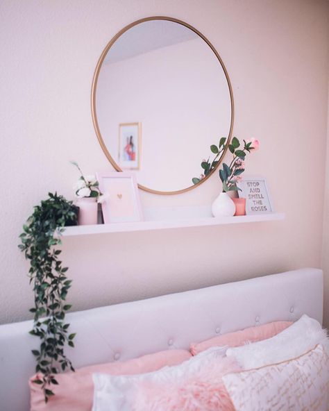 Small shelf and mirror above bed - I like this a lot! Things To Go Above Your Bed, Shelf With Mirror Above, Floating Shelf Over Couch With Mirror, Bed With Mirror Above, Mirror And Shelves On Wall Bedroom, Above Bed Decor College Apartment, Decor To Put Above Your Bed, Floating Shelves Under Mirror, Things To Put Over Your Bed