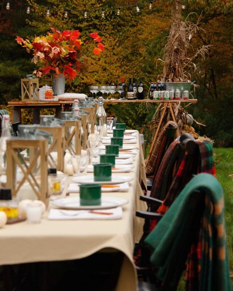 There's something about a fall farm table—especially under a canopy of New England foliage—that tugs at our autumn-loving heartstrings, and @wonderfullifefarm's New Hampshire harvest party is no exception. 😍🍂 Discover all of the delicious details—cider cocktails! campfire chili! butternut squash bowling!—in our Oct/Nov issue (on stands now!) or head over to the link in our bio. 📸: @wonderfullifefarm Pumpkin Ring Toss, Backyard Hosting, Apple Bobbing, Fall Centerpiece Ideas, Pumpkin Ring, Fall Harvest Party, Fall Aesthetics, Chili And Cornbread, Bobbing For Apples