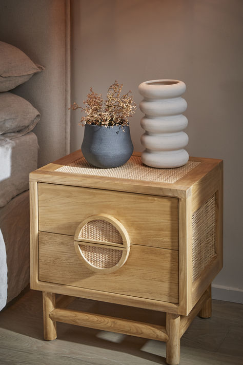 Bring natural serenity to your bedroom with our Rondo Bedside Table. Crafted with meticulous attention to detail, its organic design and soothing natural finish create a calming atmosphere. Explore tranquility in your home with Florabelle. #RondoBedside #NaturalDecor #HomeFurniture Oak Bedside Tables, Calming Atmosphere, Night Table, Organic Design, New Years Sales, Nature Decor, Bedside Table, Home Furniture, Side Table