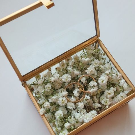 Wedding Rings Box Ideas Diy, Wedding Guest Notes Ideas, Ring Case Wedding, Wedding Rings Box Ideas, Wedding Ring Holder Ideas, Engagement Ring Box Ideas, Wedding Ring Holder For Ceremony, Wedding Ring Box Ideas, Wedding Ring Box For Ceremony