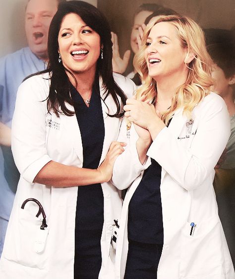 Callie & Arizona (Grey's Anatomy) Greys Anatomy Aesthetic, Callie And Arizona, Greys Anatomy Wallpaper, Greys Anatomy Callie, Anatomy Wallpaper, Anatomy Aesthetic, Callie Torres, Sara Ramirez, Arizona Robbins