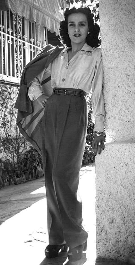 40s Mode, 1940s Fashion Women, 1920s Fashion Women, Design Moda, 40s Fashion, 1930s Fashion, 1940s Fashion, 1920s Fashion, Black Women Fashion