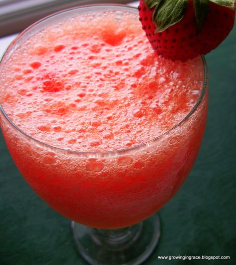 Strawberry Punch Recipes, Slush Punch, Strawberry Slushie, Strawberry Punch, Strawberry Slush, Low Sugar Desserts, John 8 32, Strawberry Jello, Frozen Lemonade