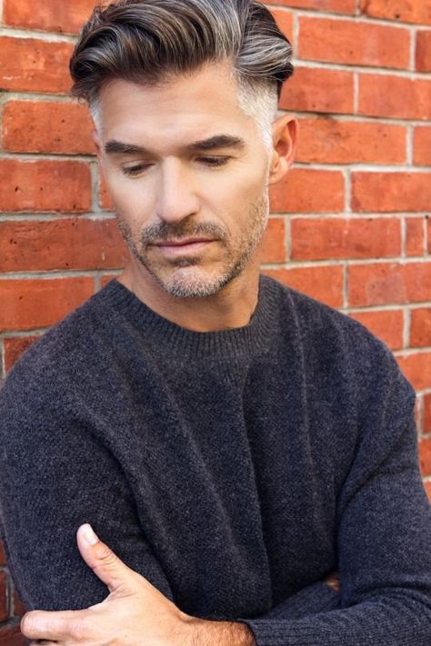 Styles With Curly Hair, Silver Fox Men, Hare Style, Eric Rutherford, Strong Woman Tattoos, Beautiful Women Quotes, Grey Hair Transformation, Handsome Men Quotes, Mens Hair Colour