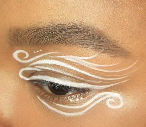 White Graphic Eyeliner Looks, Graphic Liner Asian Eyes, Graphic Eyeliner Asian, Goth Makeup Hooded Eyes, White Graphic Liner Hooded Eyes, Cool Eyeliner, Alt Graphic Liner Hooded Eyes, Eyeliner Images, Makeup Hooded Eyes