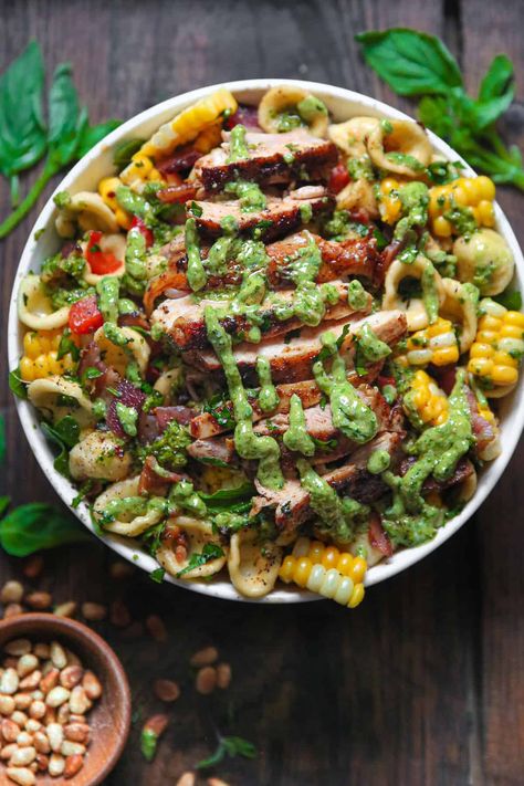 Pasta Salad With Bacon, Salad Party, Fresh Corn On The Cob, Corn Pasta Salad, Chicken And Corn, Pesto Dressing, Corn Pasta, Fast Dinner, Savory Foods