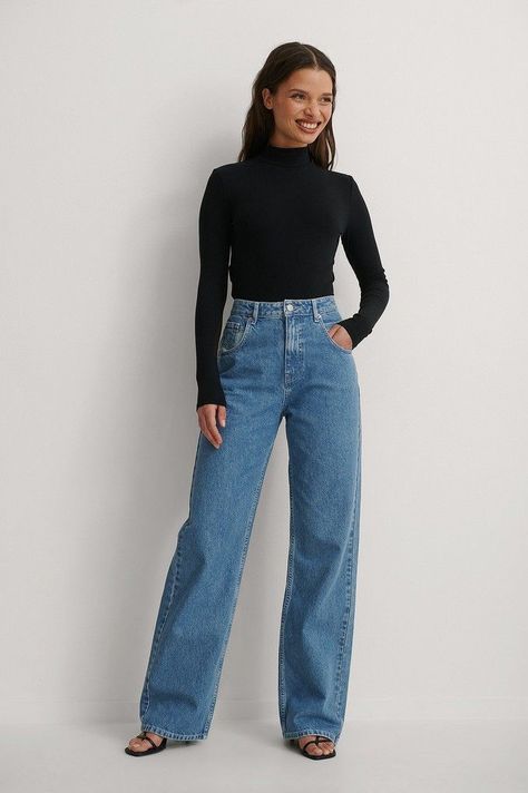 Turtle Neck And Jeans, Blue Jean Outfits, Mom Jeans Outfit, Turtleneck Style, Winter Lookbook, Denim Material, Online Tops, Wide Leg Denim, Bollywood Fashion