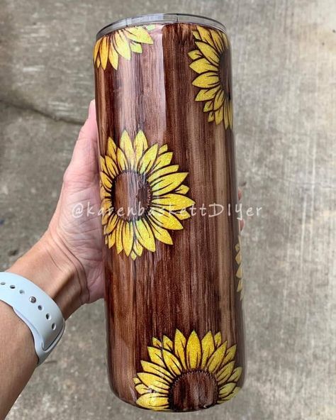 Yellow Tumbler Ideas, Mens Tumbler Cup Ideas, Sunflower Tumblers, Popular Tumblers, Fall Tumblers, Custom Crafts, Tumblr Cup, Tumbler Cups Personalized, Epoxy Projects