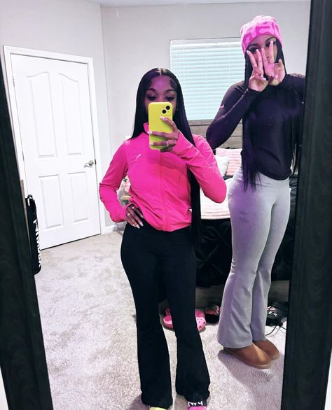 Leggings Outfit Black Women, Black Flared Leggings Outfit, Flare Leggings Outfit, Outfit Black Women, Black Flared Leggings, Chill Fits, Flared Leggings, Mirror Pics, Leggings Outfit