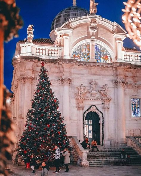 Old Town Christmas, Croatia Christmas, Dubrovnik Old Town, Dubrovnik Croatia, Dubrovnik, Christmas Magic, Old Town, Barcelona Cathedral, Winter Wonderland