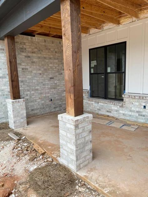 Brick Columns Porch, Front Porch Posts Columns, House With Front Porch, Front Porch Pillars, Front Porch Posts, Porch Pillars, Exterior Columns, Front Porch Columns, Brick Porch