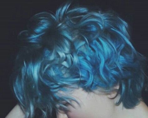 I love this color!!! And his hair.. ahh!! It looks so soft!!!! 💙💙 Guzma Pokemon, Blue Hair Aesthetic, Makoto Kino, Minako Aino, Teal Hair, Catty Noir, Hair Quotes, Sailor Neptune, Super Hair