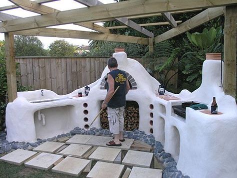 Cob Kitchen, Cob Building, Cooking Outdoors, Earthship Home, Kitchen Design Diy, Wooden Greenhouses, Patio Kitchen, Outdoor Kitchen Design Layout, Cob House