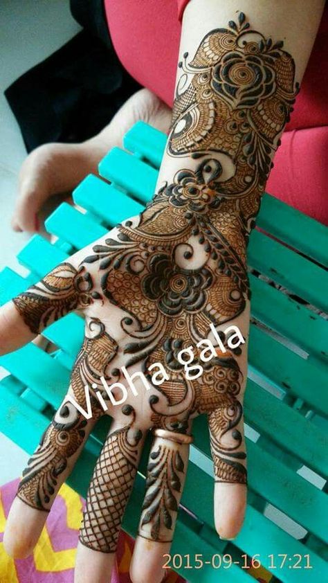 Mehndi Designs Images, Khafif Mehndi Design, Arabic Henna Designs, Floral Henna Designs, Mehndi Designs 2018, Bridal Mehendi Designs Hands, Bridal Henna Designs, Mehndi Design Pictures, Modern Mehndi Designs