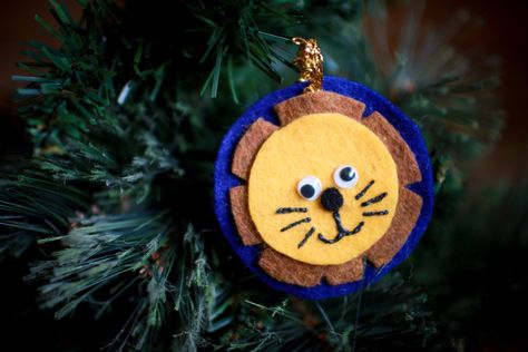 Scout Ornaments, Cat Education, Advent Traditions, Narnia Party, Rustic Christmas Crafts, Ornament Inspiration, Lion Lamb, Ornaments Diy Kids, Jesse Tree Ornaments