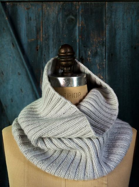 Knitted Cowl Scarves, Purl Bee, Wool Cowl, Purl Soho, Cowl Pattern, How To Purl Knit, Knit Cowl, Crochet Cowl, Beautiful Knitting