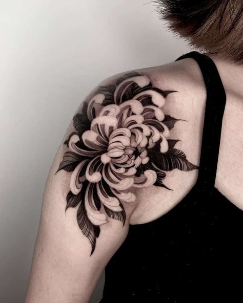 Crisanthiums Flower, Crisanthiums Flower Tattoo, Crisantemo Tattoo, Tattoo Design Ideas For Women, Violet Flower Tattoos, Realistic Flower Tattoo, Flower Of Life Tattoo, Flor Tattoo, Simple Flower Tattoo