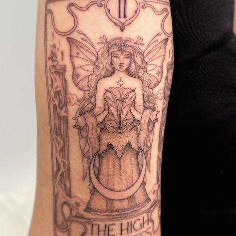 the high priestess~ a symbol of intuition and the feminine divine ꩜༄•.𖦹 High Priestess Tarot Tattoo, High Priestess Tattoo, Priestess Tattoo, Divine Tattoo, Feminine Divine, Tarot Tattoo, The High Priestess, High Priestess, A Symbol