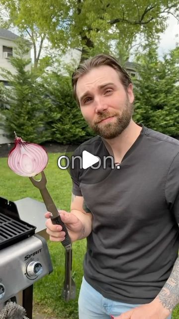 Clean Eating Guide, Bbq Hacks, Grill Brush, Grilling Tips, Connective Tissue, Grill Grates, A Potato, Grilling Season, Barbecue Recipes