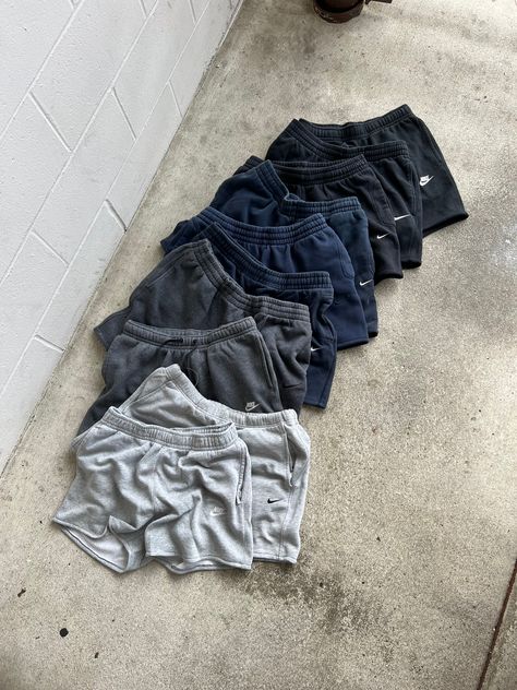 Nike Shorts Outfits, Nike Fleece Shorts, Sweat Shorts Outfit, Nike Shorts Outfit, Vintage Nike Shorts, Nike Sweatshorts, Nike Sweat Shorts, Sweatpant Shorts, Short Nike