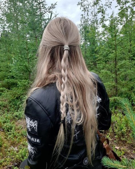 Boy Long Hair, Metalhead Guy, Metalhead Girl, Black Metal Girl, Metal Head, Boys Long Hairstyles, Metal Girl, Head Hair, Dream Hair