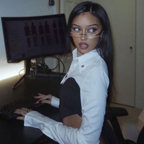 Bonney One Piece, Head Quarters, Cindy Kimberly, Blogger Girl, A Desk, Sirens, Just Girly Things, Office Fashion, Office Outfits