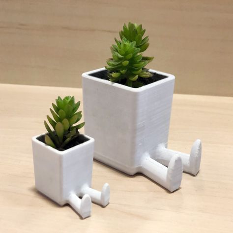 Succulent Planter / 3D printed planter / Legged Planter by p4zR - Thingiverse Pottery Products, Bio Design, 3d Printer Files, Plant Pot Decoration, Planter Gift, 3d Printing Diy, Cactus Planter, 3d Printed Objects, Inside Plants