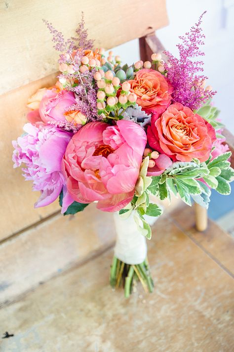 bright bouquet | Kemper Mils Fant | Glamour & Grace Beautiful Bouquets, Bouquet Of Flowers, Flower Ideas, Wedding Florals, Bridal Bouquets, Wedding Flower, Wedding Bells, Flowers Plants, Fresh Flowers