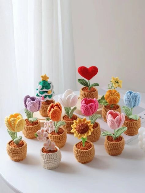 Crochet Dreams, Crochet Flowers Easy, Confection Au Crochet, Crochet Bouquet, Pola Amigurumi, Valentines Crochet, Crochet Plant, Crochet Business, Crochet Simple