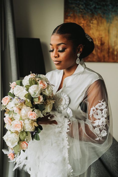 Bride Poses Getting Ready, Wedding Photo Bride Getting Ready, Black Bride Getting Ready, Getting Ready Wedding Photos Black Bride, Black Bride Photoshoot, Black Bride Getting Ready Photos, Hotel Bridal Photoshoot, Bridal Photo Shoot Poses, Getting Ready Bridal Photos