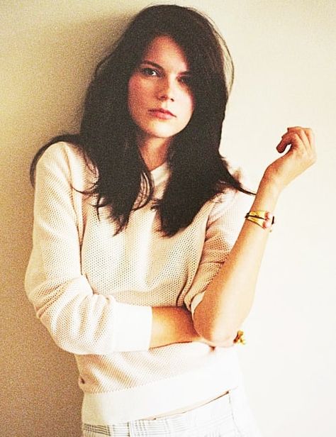 Emma Greenwell, Ian Shameless, Shameless Tv Show, Mickey And Ian, Female Actresses, Girl Crushes, Girl Icons, Of Course, Hair Goals