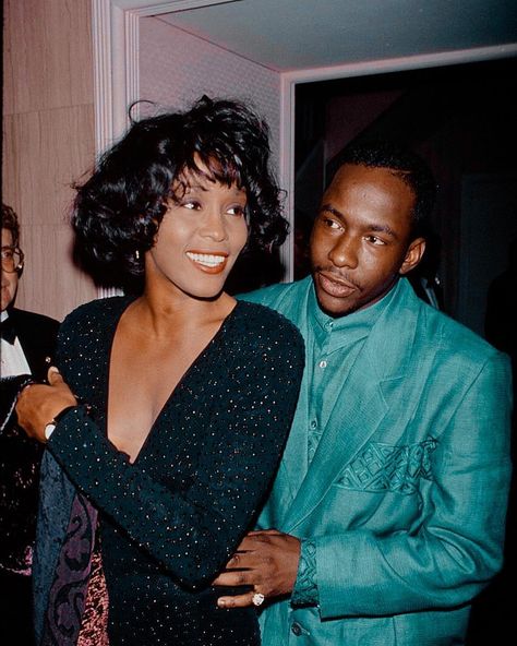 Whitney And Bobby, Whitney Houston And Bobby Brown, Whitney Houston Young, Black Celebrity Couples, Bobbi Kristina Brown, Mom Characters, Whitney Houston Pictures, Pregnant Bride, Vintage Black Glamour