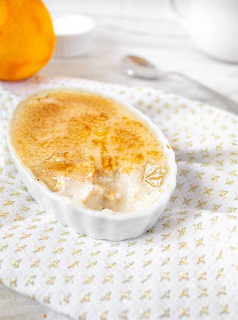 Orange Spice Greek Yogurt Creme Brûlée - The Realist Food Blog Chobani Yogurt, Make Greek Yogurt, Thick Yogurt, Breakfast Sides, Light Breakfast, Creme Brûlée, Vanilla Greek Yogurt, Orange Spice, Orange Zest